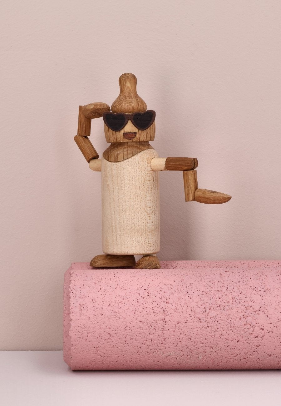 Billie Nappflaska Trädekoration 11,6 cm Lönn